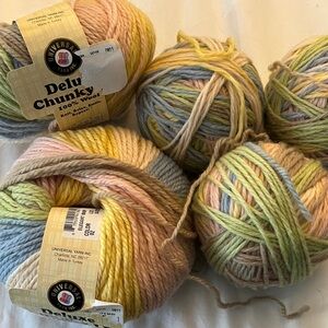 Universal Yarn Deluxe Chunky Wool